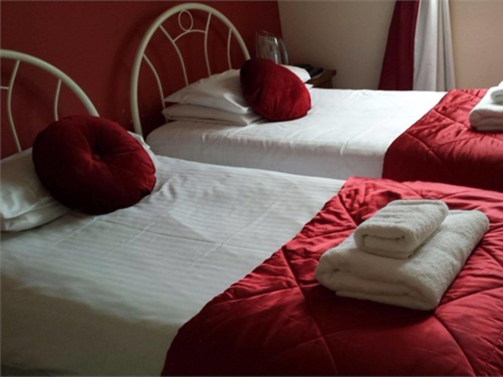 Rosemount Palace Couette-café 3*